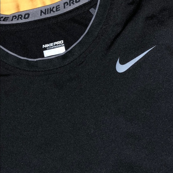 Nike - Picture 2 of 4